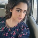 Vanitha Vijayakumar Instagram - Off to shoot #workhardplayhard #workmode #actorslife #song #fearless #blessed