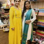 Vanitha Vijayakumar Instagram - My counter part at work...my stylist ....meet @i_ashwinianand and get styled up with my favourite fashion collections at my store @vanithavijaykumarstyling Gems court basement khader Nawaz Khan road opposite PAGE 3 SALON Nungambakkam chennai