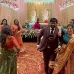 Varalaxmi Sarathkumar Instagram – #brotherswedding #sangeeth #vathicoming #enjayenjami #ramwedsash @dr.aslesha
@aiswarya.sudharson @poojasarathkumar
Thank you @satsm27_sou for the Choreo.!!!!