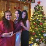 Varalaxmi Sarathkumar Instagram – Nothing like spending Christmas with your loved ones…thanks to my awesom sister @poojasarathkumar who outdoes her dinner every year..amazingly food…love u baby..
Wishing you all a Merry Christmas 🎄 sending you all loads of love kisses and a bag full of positivity..
#christmas2020🎄🎅🎁 
@devi.chaya23 
@natasha.jeyasingh 
@pureinstinct05 
@vandana.rangarajan 
@jayalakshmisundaresan 
@khaliqak 
#momo my little Santa..