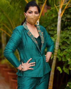 Varalaxmi Sarathkumar Instagram - #staysafe #wearamask😷 #vishnuwedsmaha Thank you @jayalakshmisundaresan for you know being you haha..!! Thank you @mv_bridalcouture for making sthin so trendy and me.!! Muahhh Pic courtesy @kiransaphotography Chennai, India
