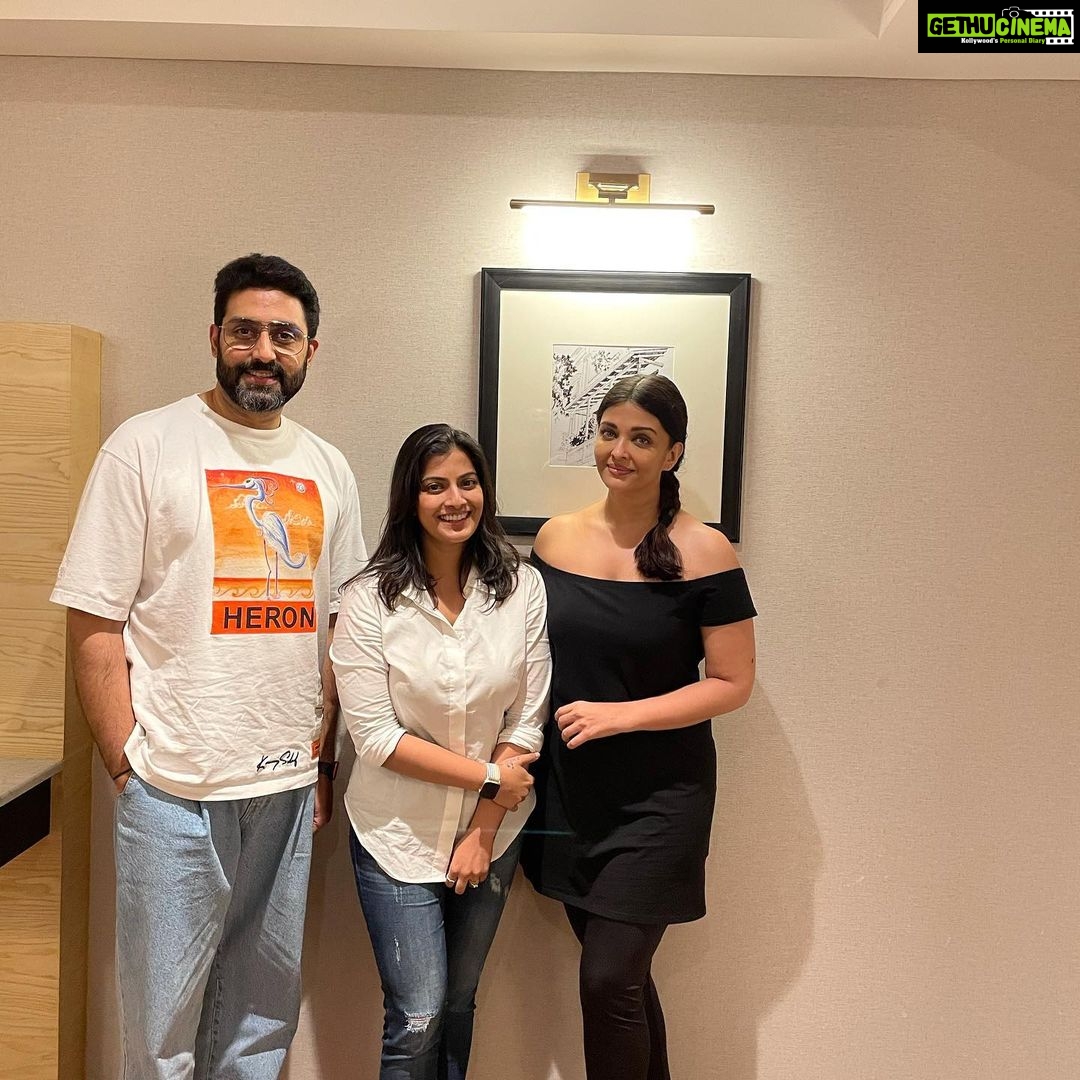 Varalaxmi Sarathkumar - 250K Likes - Met 3 of the warmest and most humble people last night.. none other than the gorgeous @aishwaryaraibachchan_arb
the handsome hunk @bachchan and their sweetest daughter #aaradhyabachchan
Despite the families and lineage that they hail from, their humility and warmth was so amazing, I was just overwhelmed with their love.!!! It was so sweet of you to meet us and spend time with us.. may god shower all his blessings on your family.!!!
Thank you daddy for making this happen @r_sarath_kumar
I think @poojasarathkumar is still recovering from the shock.!!! Hahah
#fangirl
