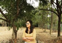 Varalaxmi Sarathkumar Instagram - Love yourself no matter what..!!#tuesday #shootlife🎬 #arasi VIT University