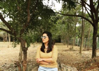 Varalaxmi Sarathkumar Instagram - Love yourself no matter what..!!#tuesday #shootlife🎬 #arasi VIT University