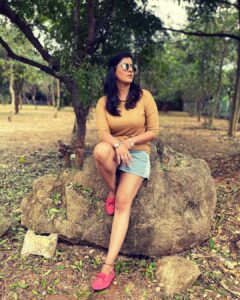 Varalaxmi Sarathkumar Instagram - Love yourself no matter what..!!#tuesday
#shootlife🎬 
#arasi