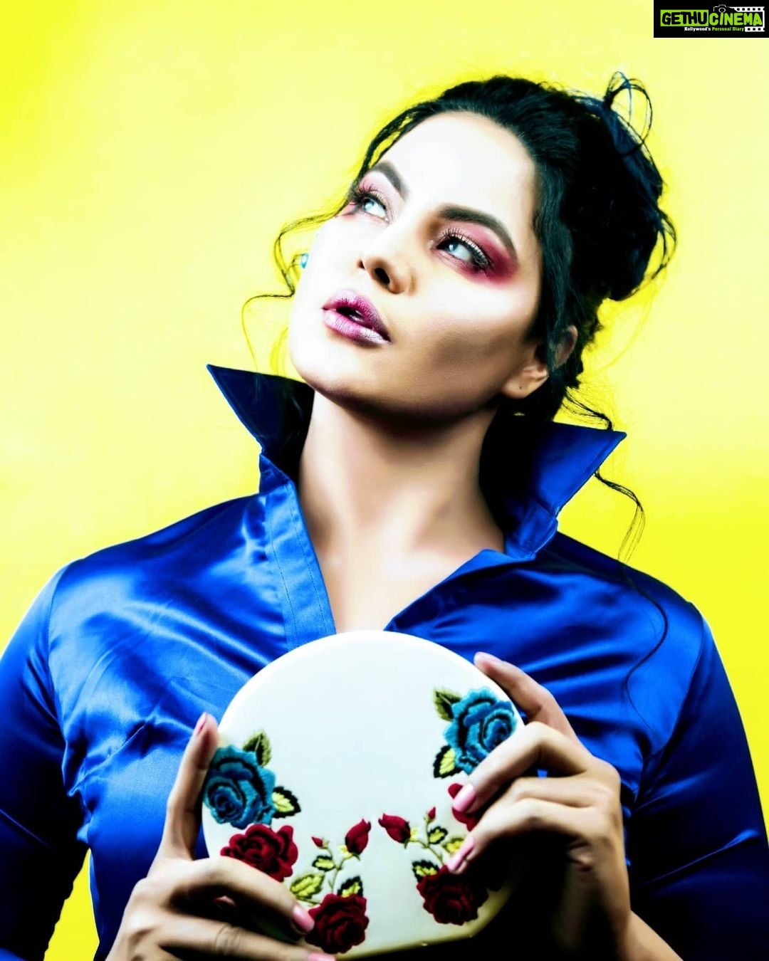Veena Malik Instagram - Dnt Just Exist Liveππβ #πππππππ€π€π€π€πΆπΆπΆπ΅π΅πΈπΈπΈπ§π§π£π£π£π£π£ #artistic #artistsoninstagram #artista