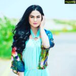 Veena Malik Instagram - #beautifulday #👗👗👗👠👖👔👕🌹🌹🌹🌹🌹🌹🌹🌹🌹🌹 #beautiful_world #💎💎💎💎 #💦💨☔️️⛈🌧💥💧 #lovesummertime