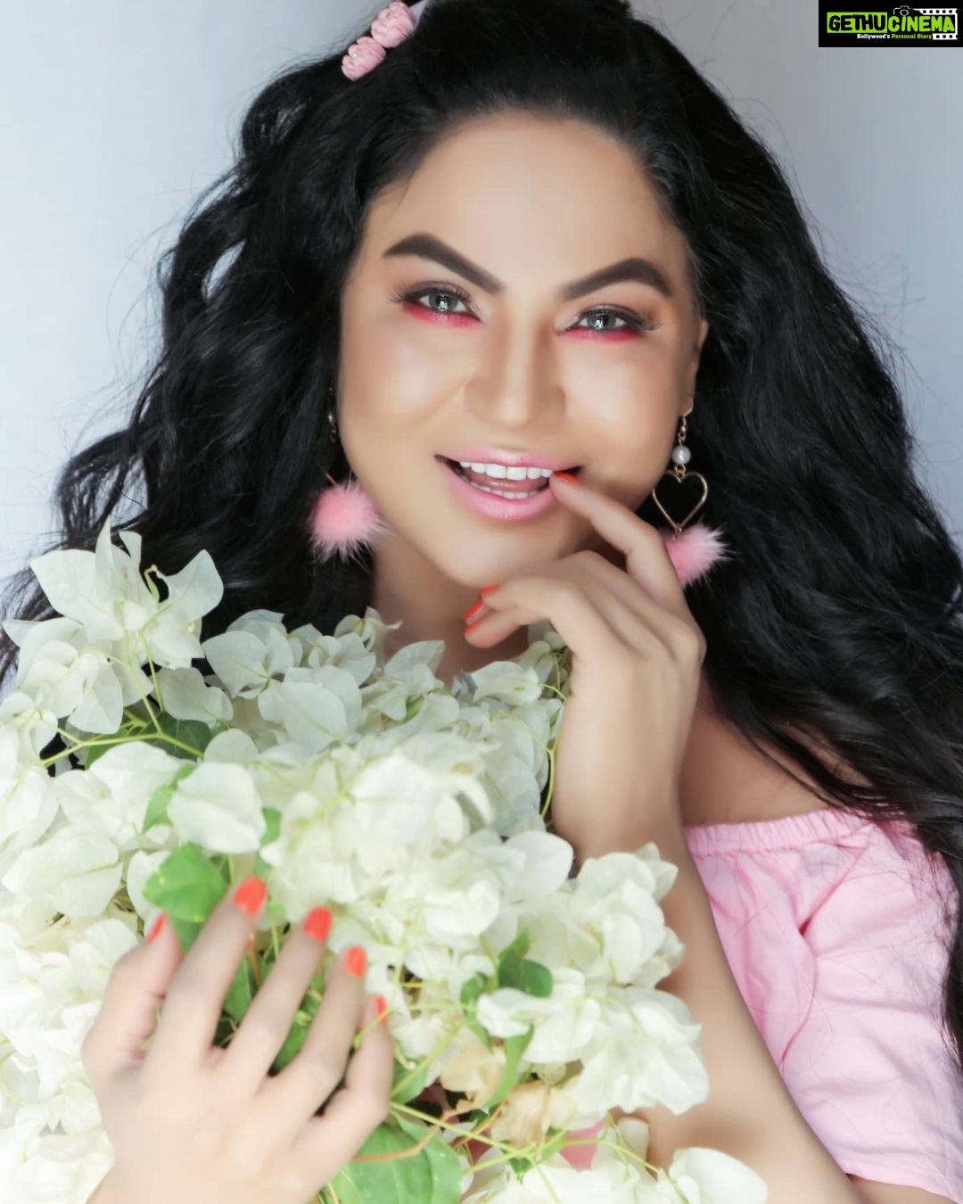 Veena Malik Instagram - #goodmorning #goodvibesonly✨ #✨💫⚡️ #beautiful_world #beautifulday #🥰😍🤩🥰😍🤩