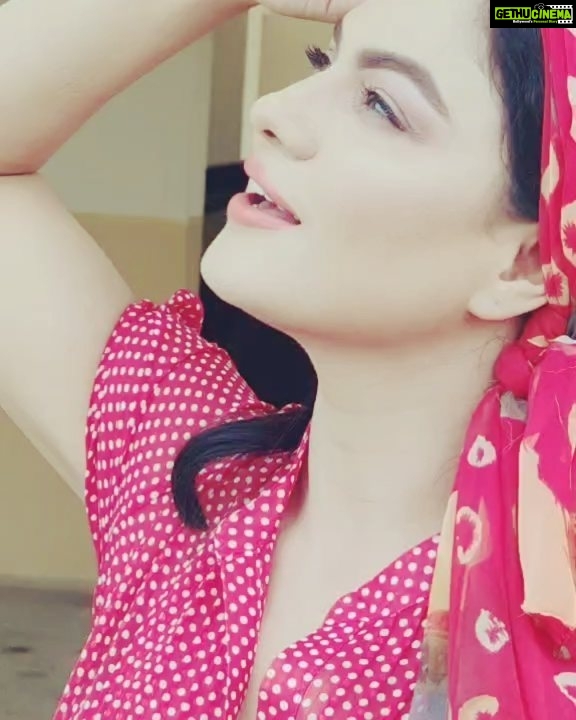 Veena Malik Instagram - #thissong😍 #falaktakchalsaathmere❤️❤️❤️ #💦💨☔️️⛈🌧💥💧