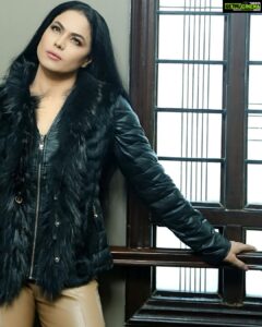 Veena Malik Instagram - And That Continues….. #🔥🔥🔥🔥🔥 #vinni
