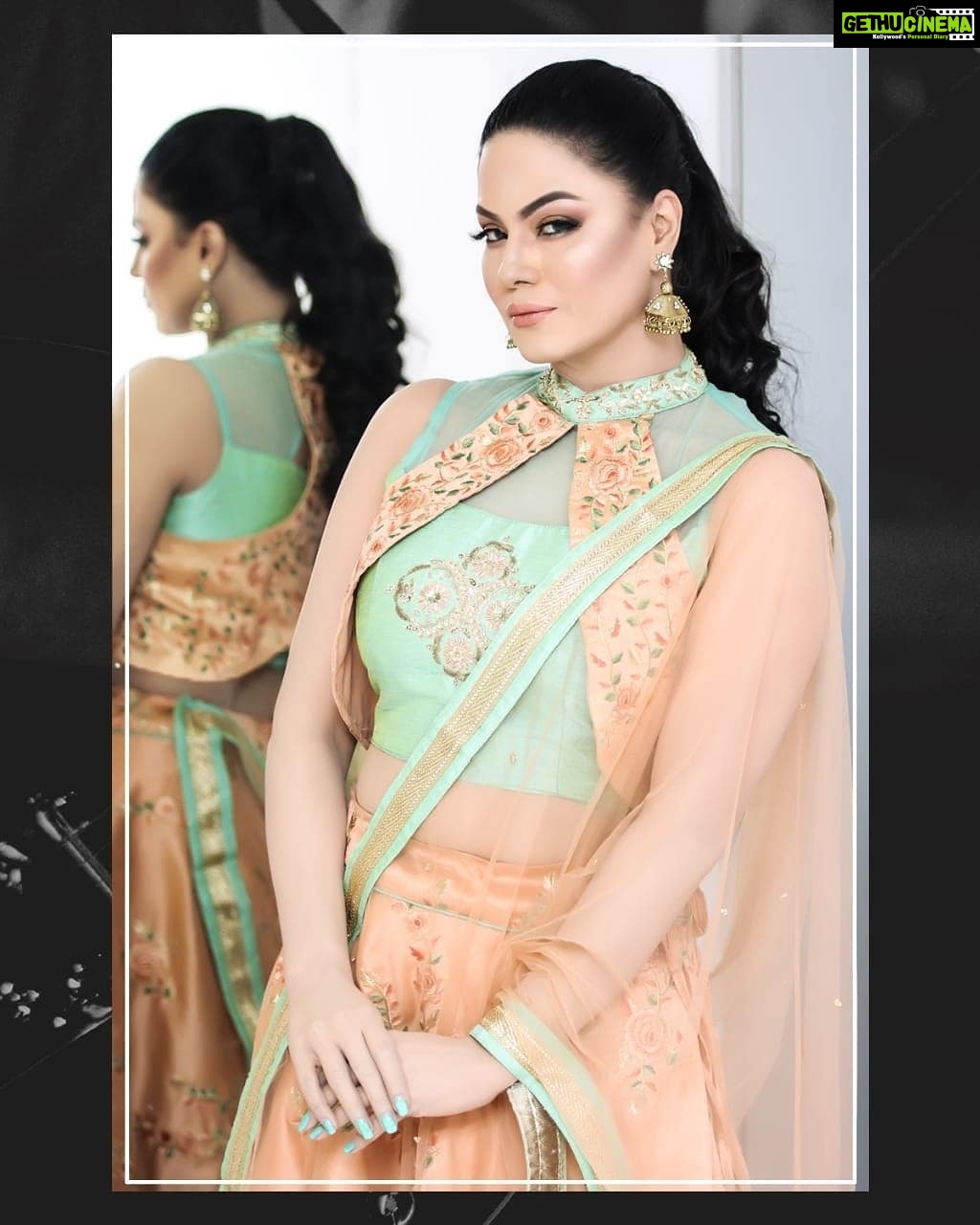 Veena Malik Instagram - #veenamalik #pakistanstar #bolentertainment #ontheset🙌