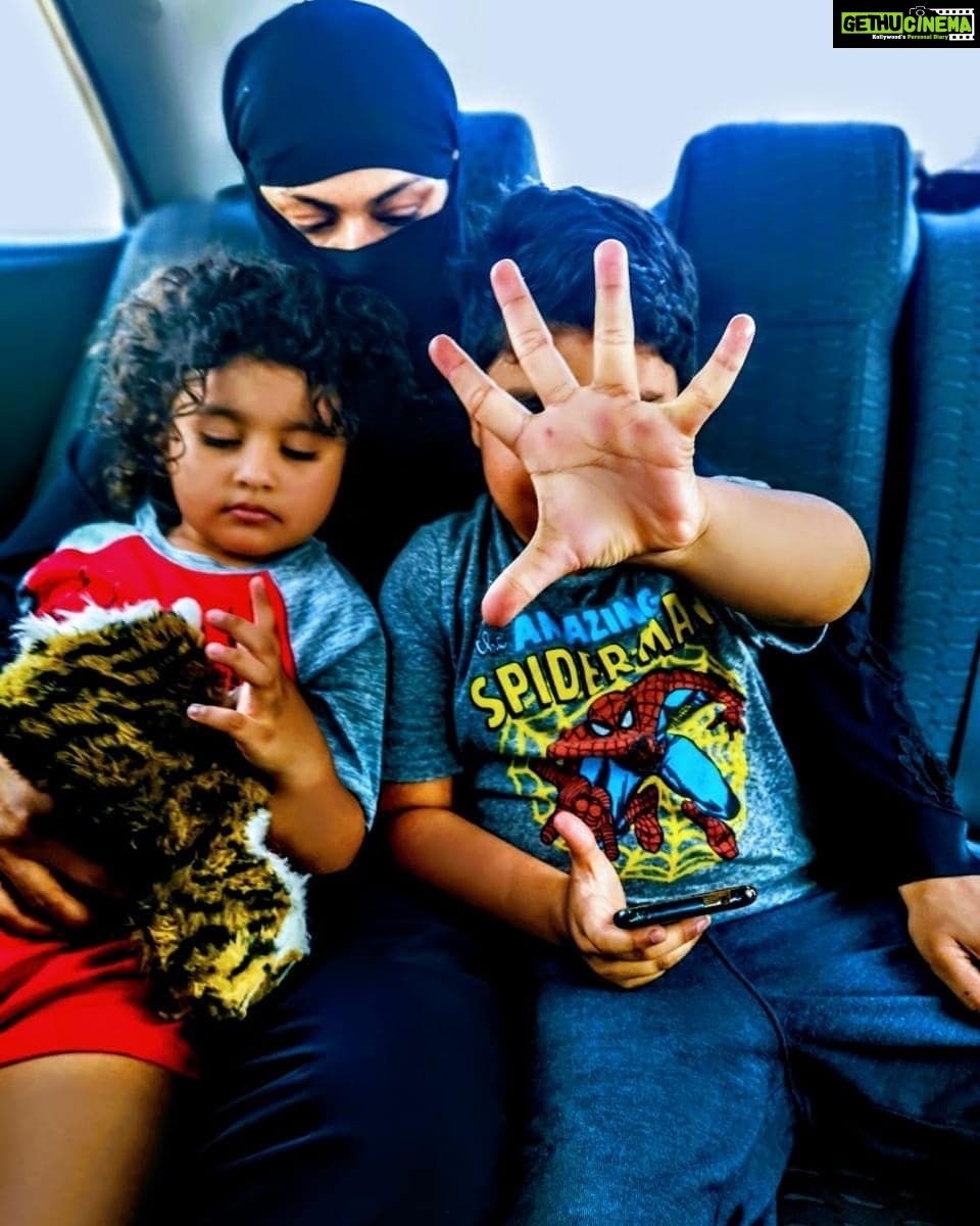 Veena Malik Instagram - PrivacyPlz🙈😜❤ #veenamalik #Abram❤ #Amal❤ #veenamalikkids
