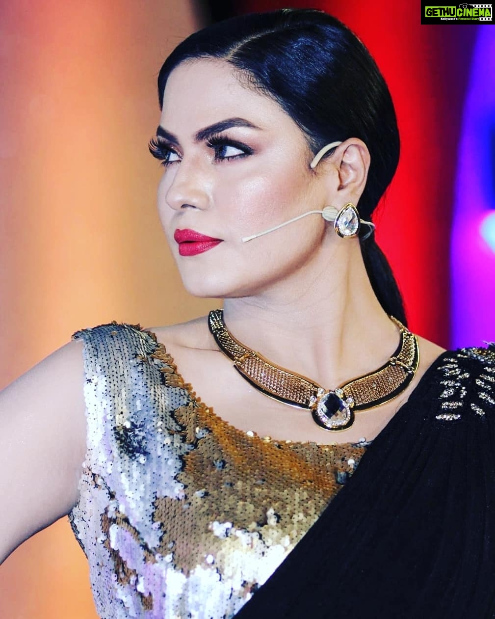 Veena Malik Instagram - hamāre zarf kā logoñ ne imtihān liyā zarā sī baat kā dil meñ malāl kyā rakhte #veenamalik