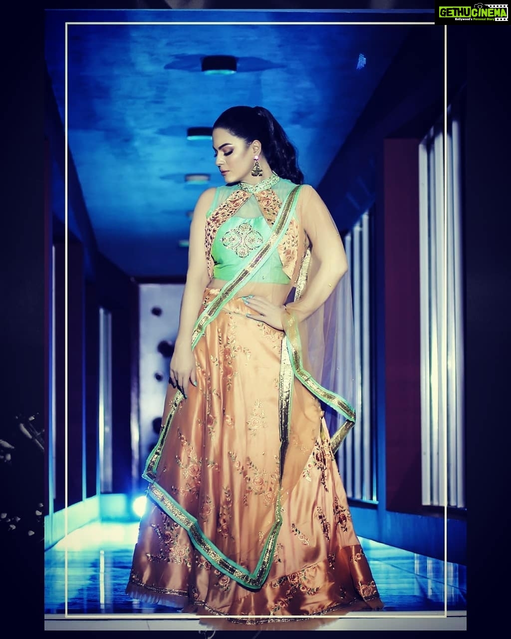 Veena Malik Instagram - #thisdress #veenaMalik #twirling #😜😜😜 #moments❤️✨