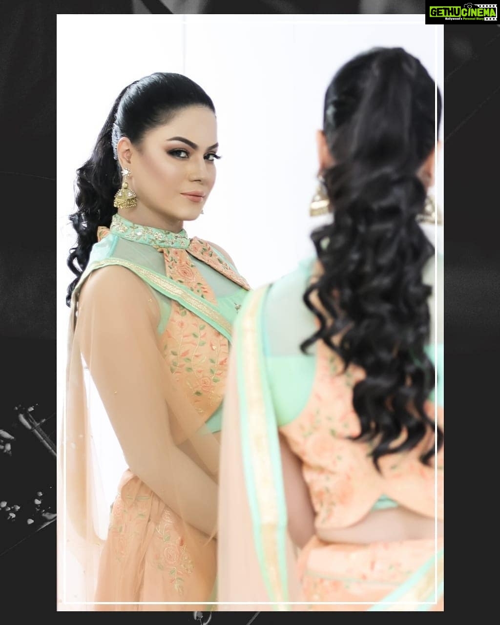 Veena Malik Instagram - #veenamalik #pakistanstar #bolentertainment #ontheset🙌