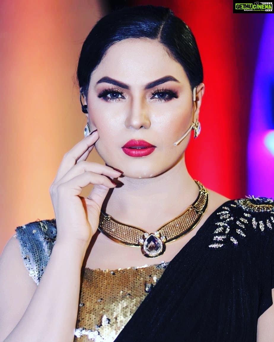 Veena Malik Instagram - hamāre zarf kā logoñ ne imtihān liyā zarā sī baat kā dil meñ malāl kyā rakhte #veenamalik