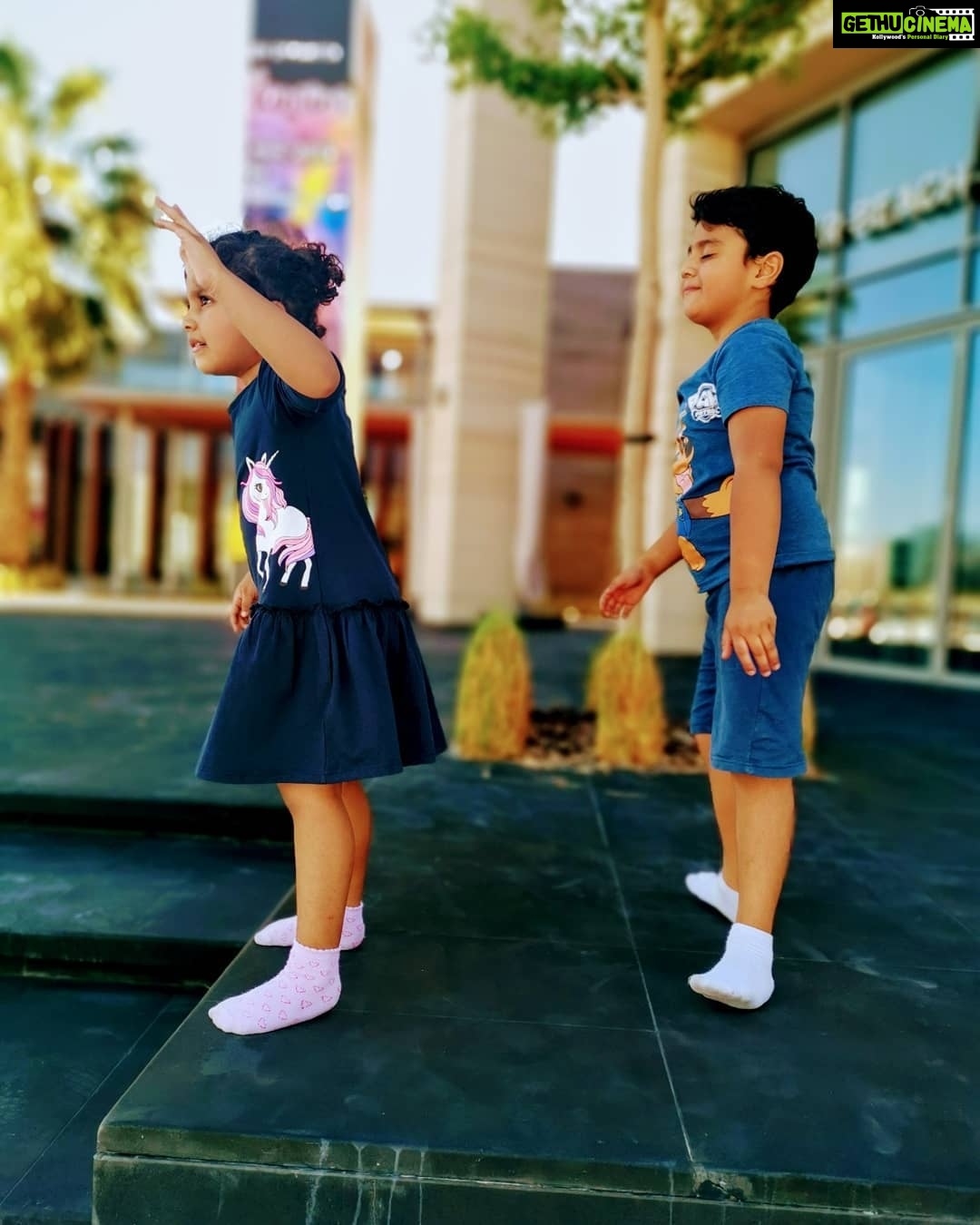 Veena Malik Instagram - #veenamalik #mybabies❤️🌹❤️ #funtimestogether