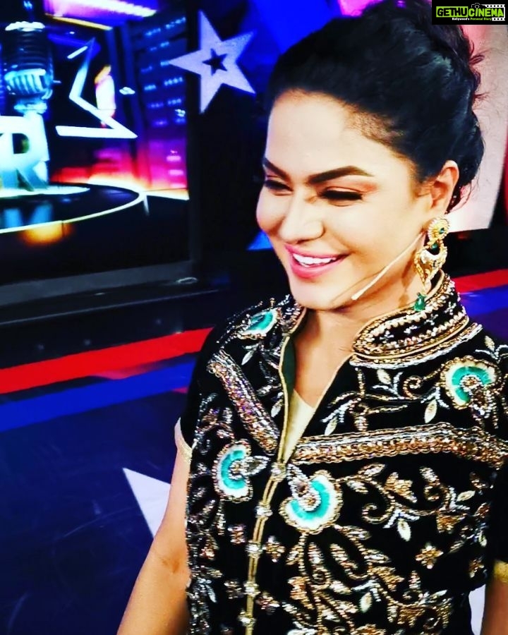 Veena Malik Instagram - #veenamalik #Queen