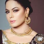 Veena Malik Instagram - Where Elegance meets Traditions♥️… where passion meets Beauty💋 I was shooting for An @arynewstv and got this beautiful piece of Jewellery by @newera.jewellers and I absolutely fall in love with it… it surly added so much class to my Black Saree♥️❤️💋🔥 @theveenamalik @newera.jewellers @tahseenkhanoffical @mateenshahphotography #traditinlajewellery #jewellery @mateenshahphotography #newerajewellers #♥️💐♥️