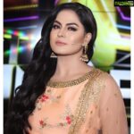 Veena Malik Instagram - Stand up to hypocrisy. If you don't, the hypocrites will teach. Stand up to ignorance, because if you don't, the ignorant will run free to spread ignorance like a disease. Stand up for truth. If you don't, then there is no truth to your existence. If you don't stand up for all that is right, then understand that you are part of the reason why there is so much wrong in the world. #VeenaMalik Karachi, Pakistan