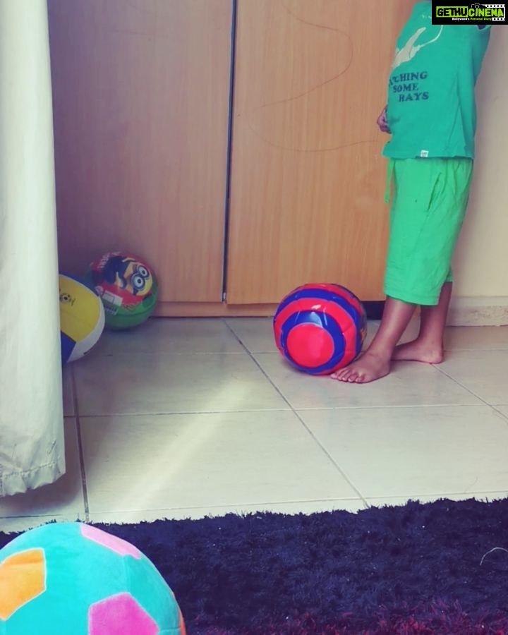 Veena Malik Instagram - Oh, dear--did I forget to mention that you can, indeed, have it all, but you need a lot of help! #VeenaMalik #VeenaMalikKids