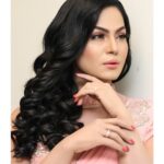 Veena Malik Instagram - Try not to become a person of success, but rather try to become a person of value. #VeenaMalik Karachi, Pakistan