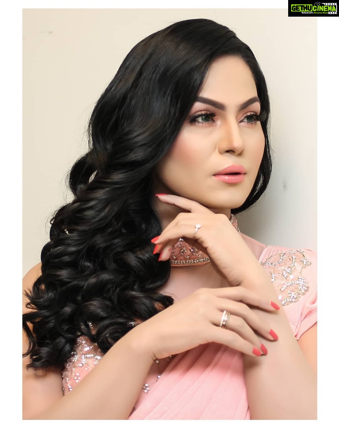 Veena Malik Instagram - Try not to become a person of success, but rather try to become a person of value. #VeenaMalik Karachi, Pakistan