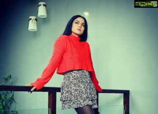 Veena Malik Instagram - #hellowinter #veenamalik #🧤🧣❄️