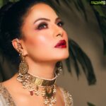 Veena Malik Instagram - Makeup by Zara khan Makeup by @zarassalonofficial Model - @theveenamalik Photography- @razajaffriofficial Jewellery- @glitzbysabaofficial . . Book today. Call Zara’s North Nazimabad Branch: 021-36628949 Zara’s Bahadurabad Branch: 021-34932039 Zara’s Zamzama Branch: 021-35360005-7 . #zarassalon #zaramakeupartist #veenamalik #recentshoot #makeupartist #weddings #bestbridalmakeup #shaadi #newnormal #weddingmakeup #glammakeup #weddingdress #glittereyes #dressyourface #instagood #makeup #beautiful #pakistani #makeuplife #makeupoftheday #instamakeup #wakeupandmak #photooftheday #beauty #bride #brideoft