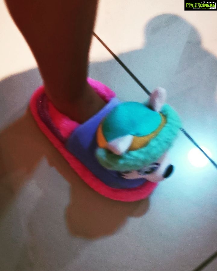 Veena Malik Instagram - How can parenting be such a paradox? It moves in such a slow motion and a fast speed both at the same time! #VeenaMalik
