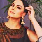 Veena Malik Instagram - Everybody else needs mirrors to remind themselves who they are. You're no different.  #VeenaMalik Karachi, Pakistan