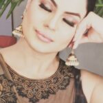 Veena Malik Instagram - Never look down on yourself when the whole world turn against you, just look in the mirror then you'll find out that you're not alone. That person you see in the mirror is your reflection, it shows that even if everybody ignore you it will always stick around with you.  #VeenaMalik Karachi the city of lights