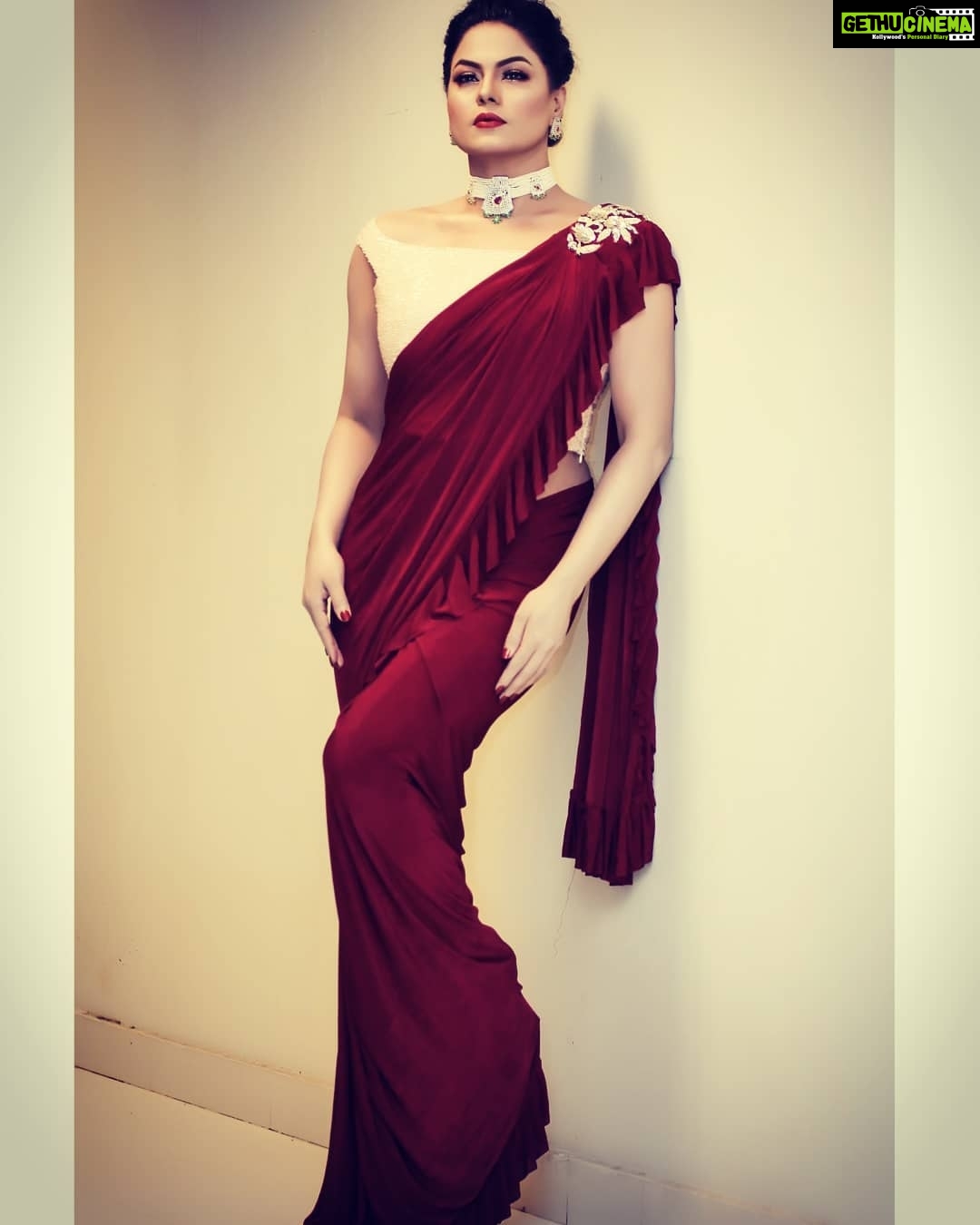 Veena Malik Instagram - "Let your light shine. Be a source of strength and courage. Share your wisdom. Radiate love." #VeenaMalik Pakistan PK