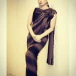 Veena Malik Instagram - "We are all meant to shine, as children do. We were born to make manifest the glory of God that is within us. It is not just in some of us; it is in everyone and as we let our own light shine, we unconsciously give others permission to do the same. As we are liberated from our own fear, our presence automatically liberates others." #VeenaMalik Karachi, Pakistan