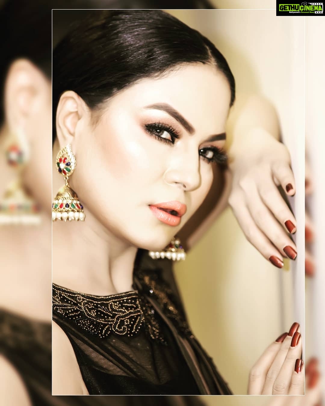 Veena Malik Instagram - "Nothing can dim the light which shines from within." #VeenaMalik Bol Tv