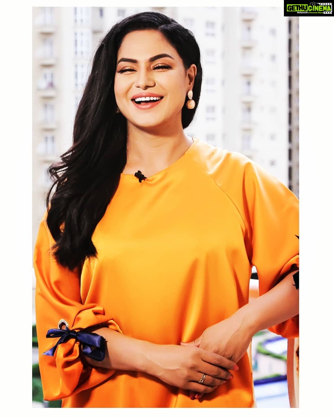 Veena Malik Instagram - No One is YOU and that is your POWER! Earrings by : @offbeat_pk #veenamalik Karachi, Pakistan