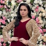 Veena Malik Instagram – About That one Awesome night♥️💐

@zainabdecors 
@farahbeautysalon @aroozarehmani @keune.pakistan.academy @munibaaslam @naylacouture @harry_events_and_pr @asianbrides_by_haroon @keune.pakistan @ghaniaasadpk #veenamalik #🔥🎉