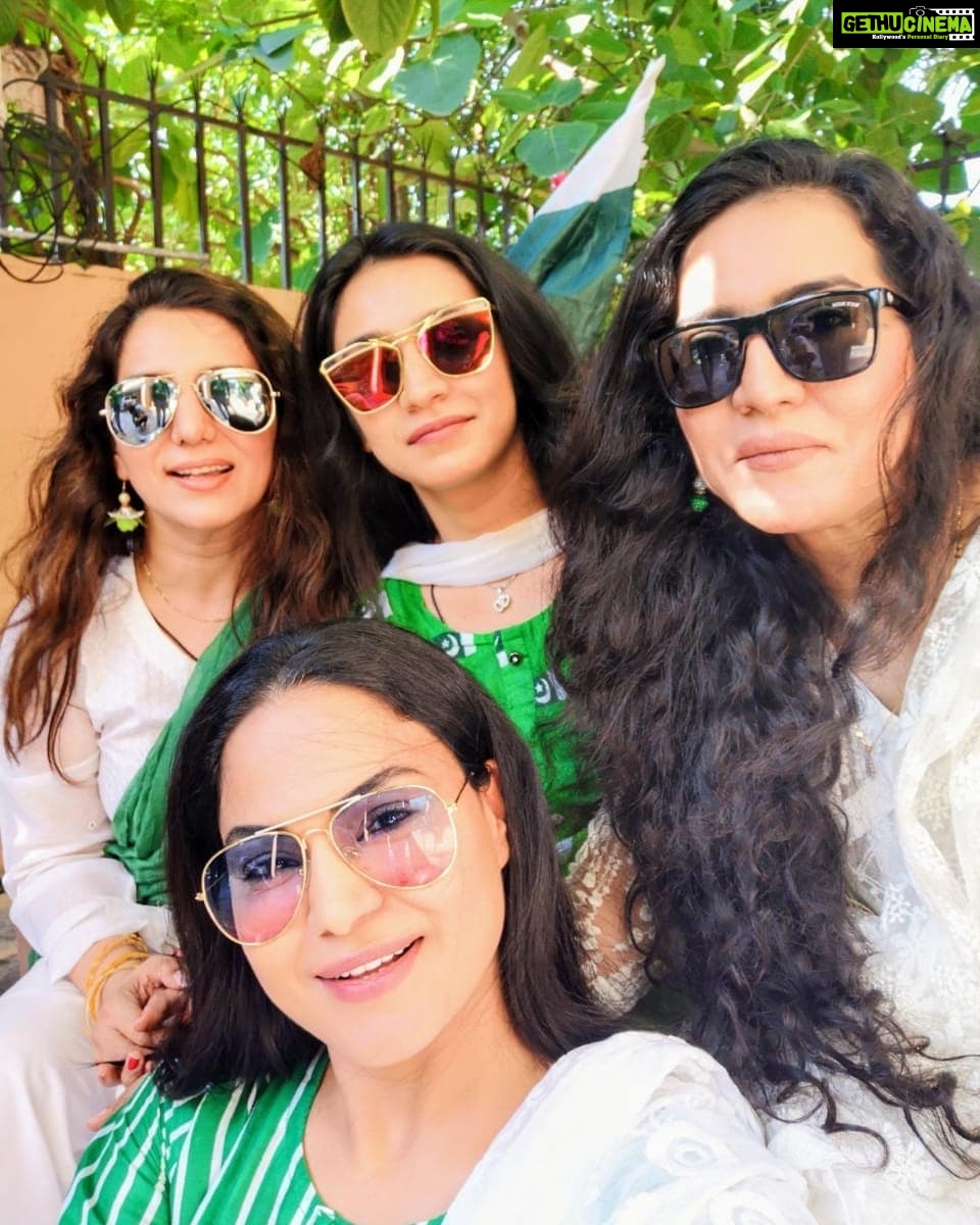 Veena Malik Instagram - Sisters don’t need words. They have perfected their own secret language of smiles, sniffs, sighs, gasps, winks and eye rolls.” #VeenaMalik Karachi, Pakistan