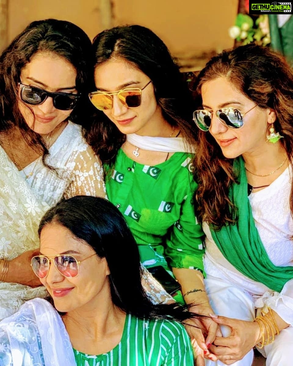 Veena Malik Instagram - Sisters don’t need words. They have perfected their own secret language of smiles, sniffs, sighs, gasps, winks and eye rolls.” #VeenaMalik Karachi, Pakistan