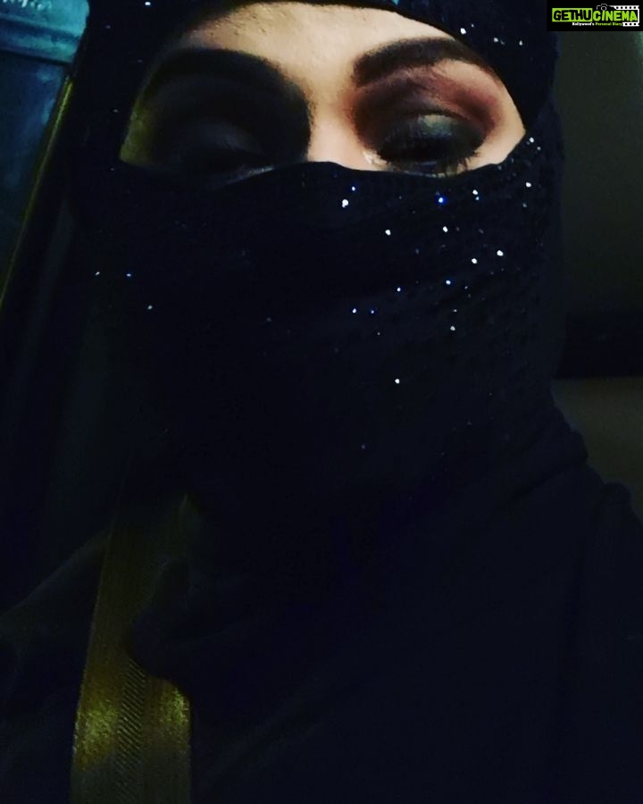 Veena Malik Instagram - #lovetodriveatnight #lovetodrivefast #veenamalik #driving #veena
