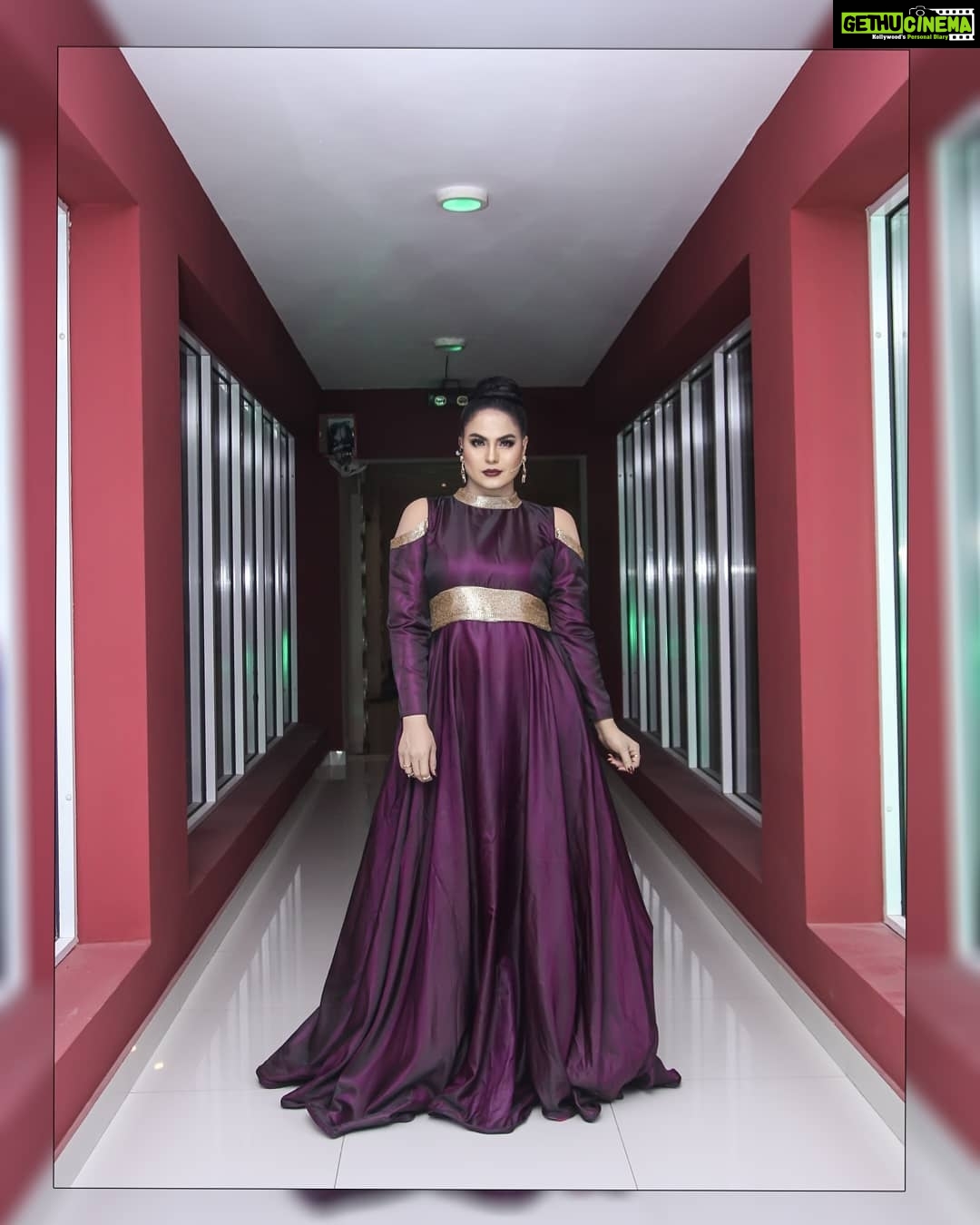 Veena Malik Instagram - A queen will always turn pain into power. #VeenaMalik
