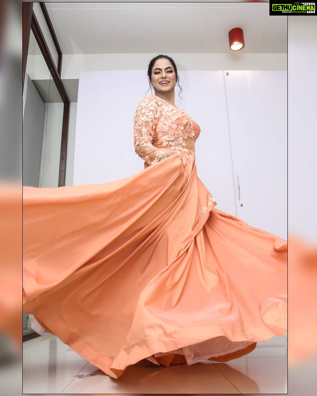 Veena Malik Instagram - I twirl on my haters!!!! #VeenaMalik Karachi, Pakistan