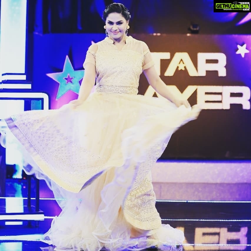 Veena Malik Instagram - #veenamalik #Queen