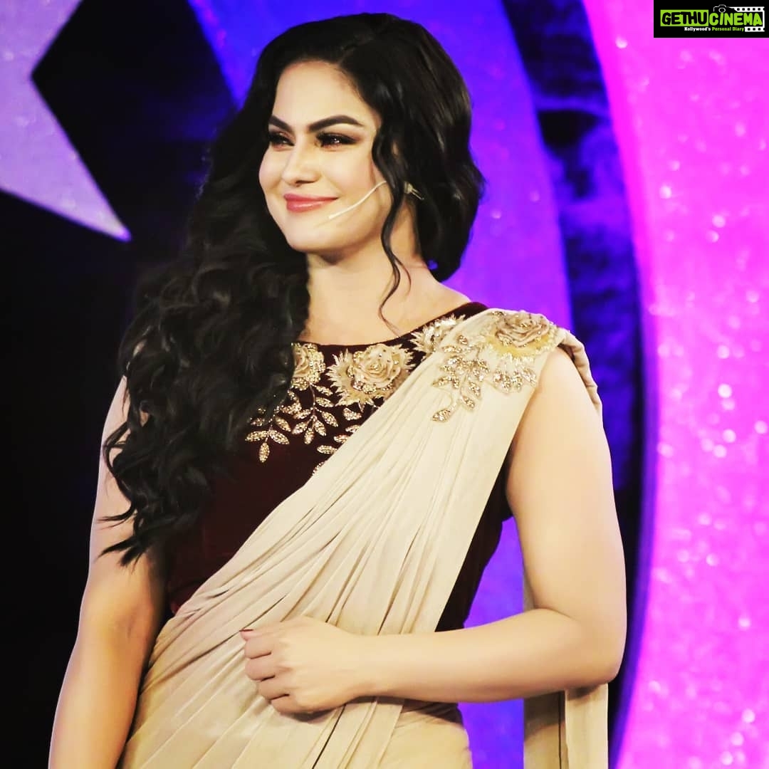 Veena Malik Instagram - Let them gossip about you. Their opinions aren’t your problem. You stay kind, committed to love, and free in your authenticity. No matter what they do or say, don’t you dare doubt your worth or the beauty of your truth. Just keep on shining like you do. #VeenaMalik