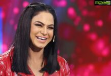 Veena Malik Instagram - About Last night at ARY studio For A cricket show Hosted by everyone’s most favourite waseemBadami…. Had so much fun… specially Off camera had coffee n Lots of chitchat with my Own Gang… had all my team members so it was more like a friends evening out🤪🔥💋❤️💐 #veenamalik @irfanistan