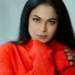 Veena Malik Instagram - #سردی #🔥 #veenamalik