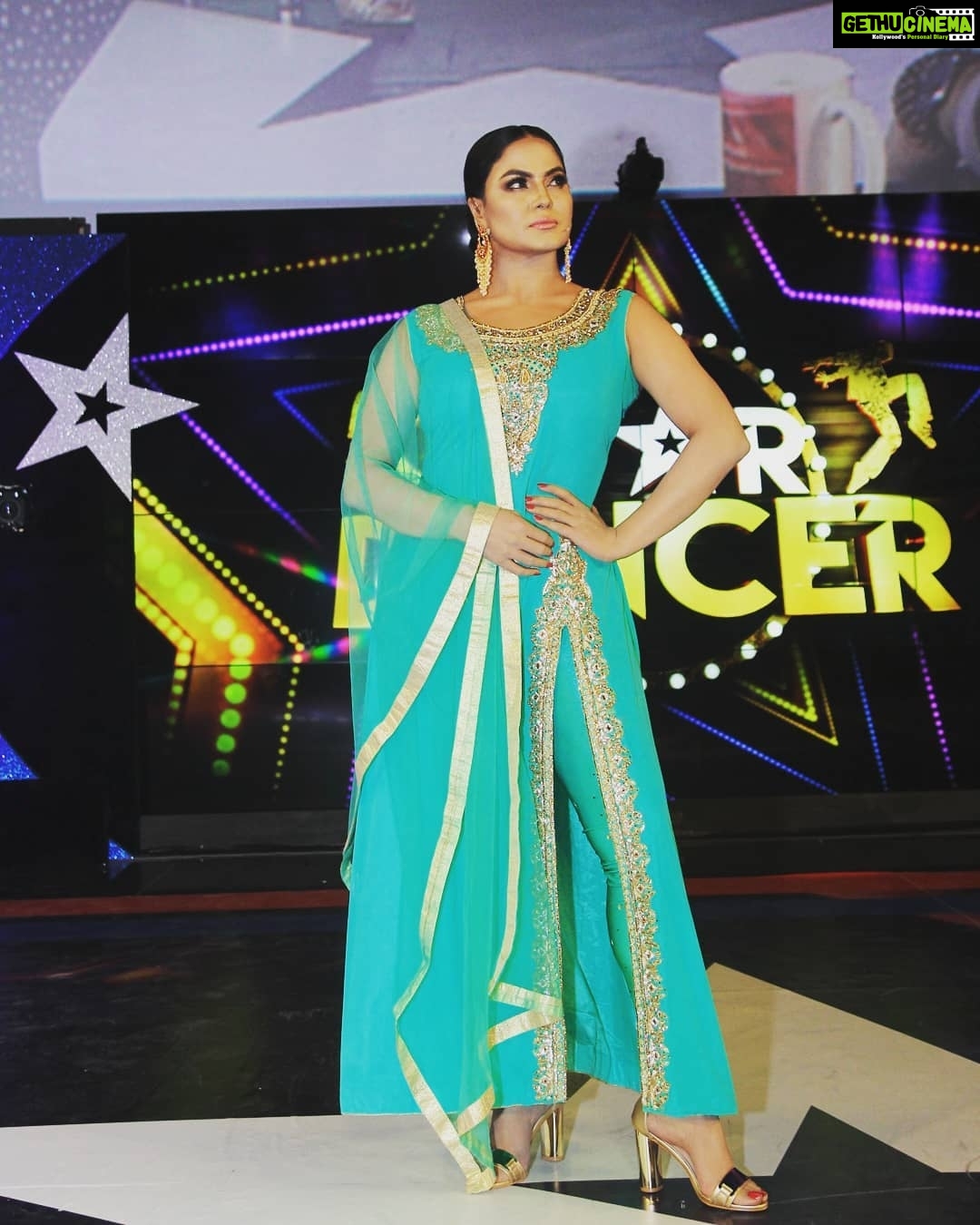 Veena Malik Instagram - #thisdress🔥🔥🔥 #veenamalik