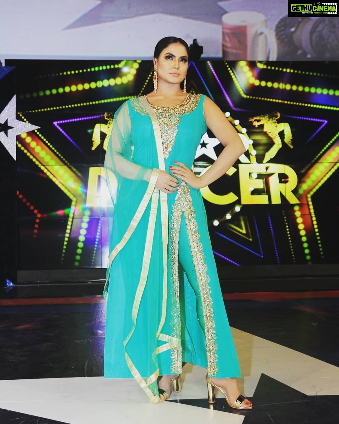 Veena Malik Instagram - #thisdress🔥🔥🔥 #veenamalik