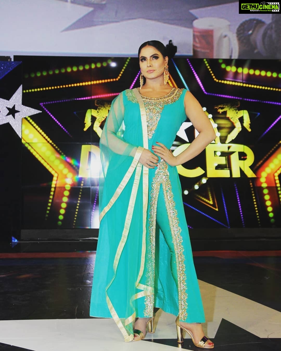 Veena Malik Instagram - #thisdress🔥🔥🔥 #veenamalik