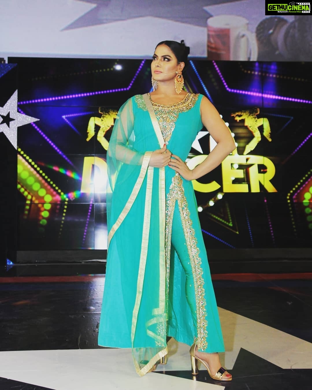 Veena Malik Instagram - #thisdress🔥🔥🔥 #veenamalik